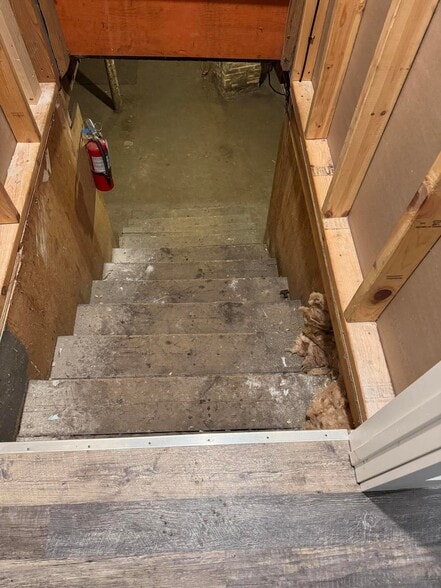 More Photos Of 335 River St, Manistee Storefront For Sale
