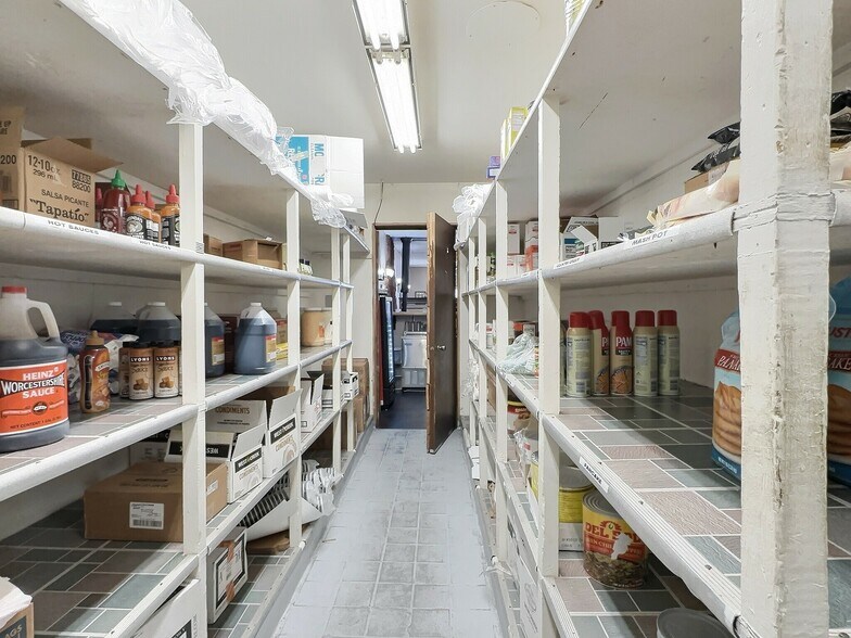 More Photos Of 203 E Cleveland St, Sundance Storefront Retail Office For Sale