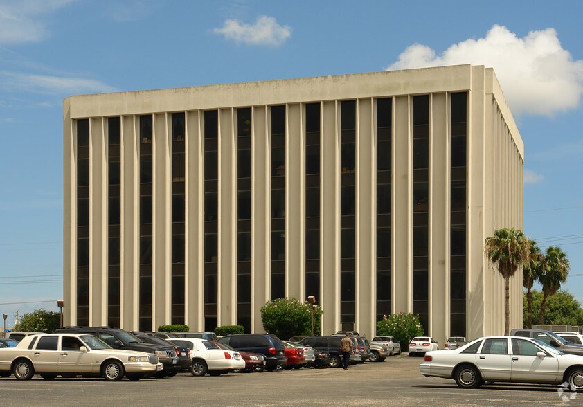 More Photos Of 5155 Flynn Pky, Corpus Christi Office For Lease