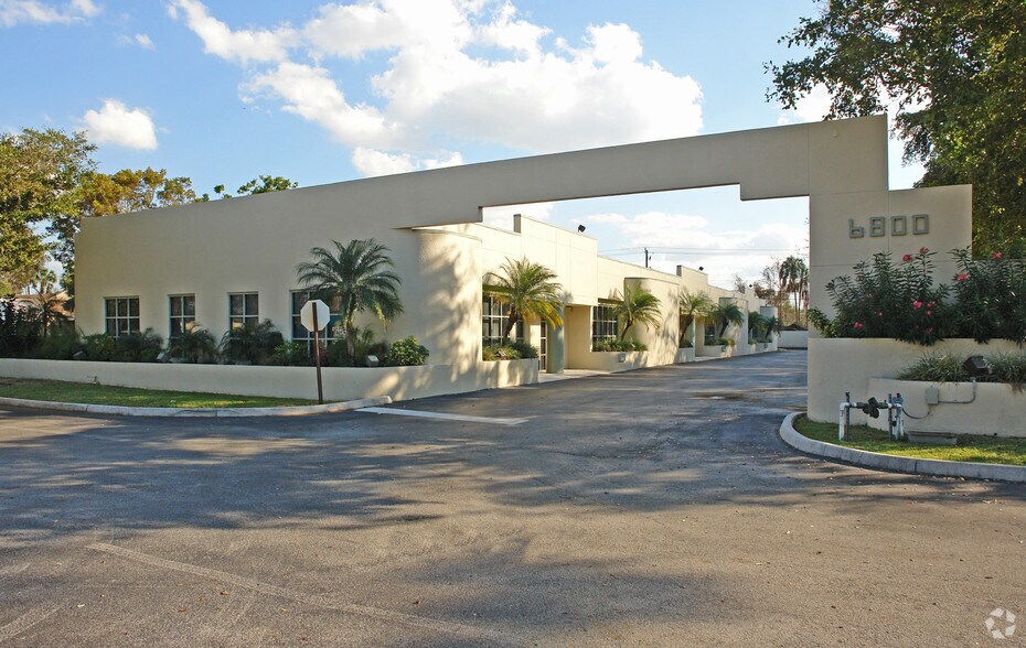 More Photos Of 6800 W Commercial Blvd, Lauderhill Office For Lease