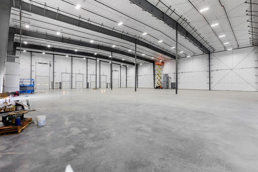 More Photos Of 280 Fields Ln, Brewster Village Warehouse For Lease