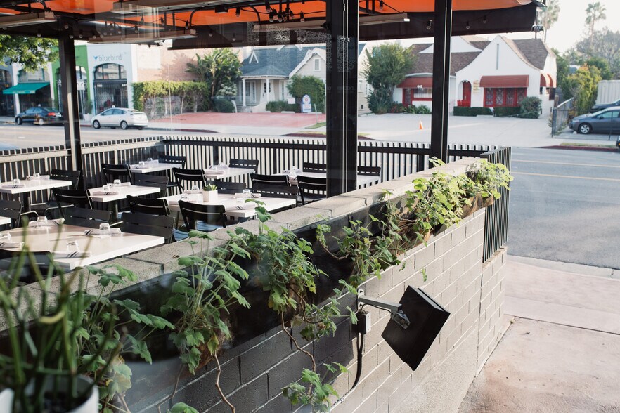More Photos Of 639-641 N Larchmont Blvd, Los Angeles Loft Creative Space For Sale