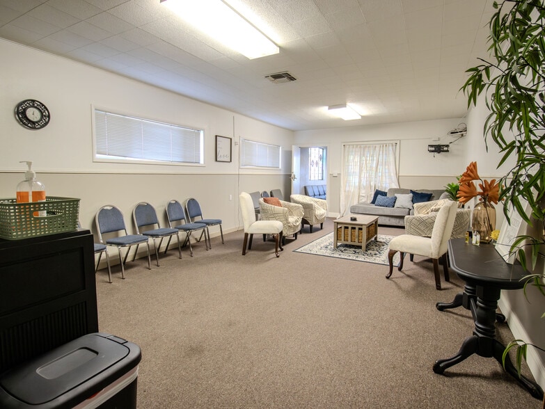 More Photos Of 240 E Fresno St, Dinuba Religious Facility For Sale