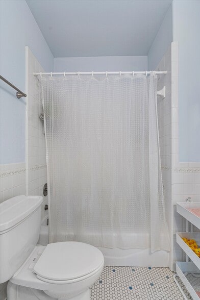 More Photos Of 1092 FM 3000, Elgin Specialty For Sale