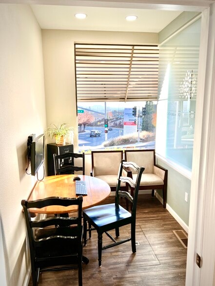 More Photos Of 800 Delnero Dr, Sonora Medical For Lease