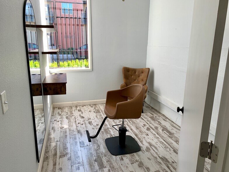 More Photos Of 242 E Oak Ave, Visalia Freestanding For Sale