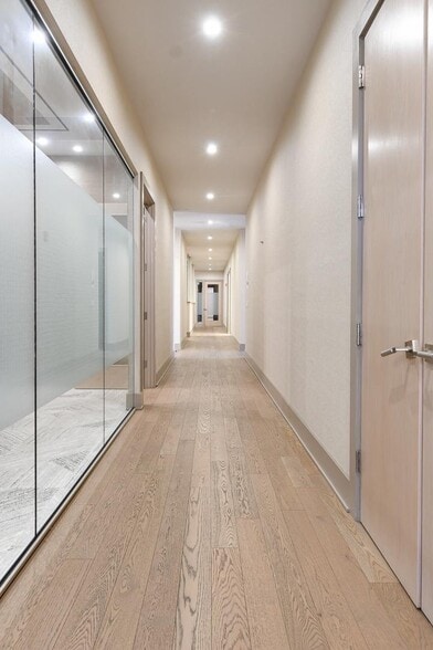 More Photos Of 920 Railroad Ave, Woodmere Freestanding For Lease