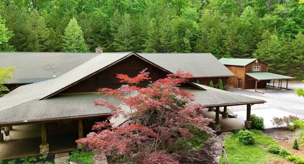 More Photos Of Cove Road, Jasper Specialty For Sale