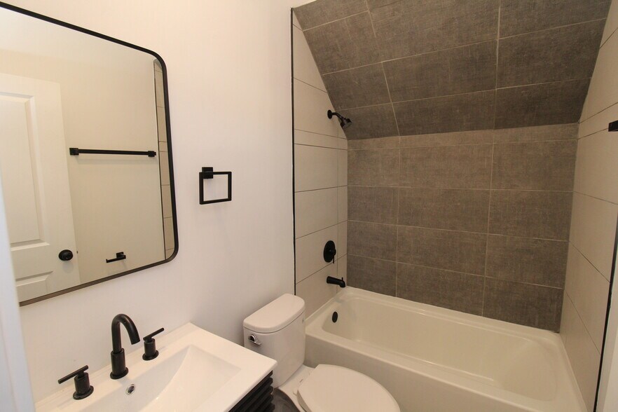 More Photos Of 3450 N Troy St, Chicago Apartments For Sale