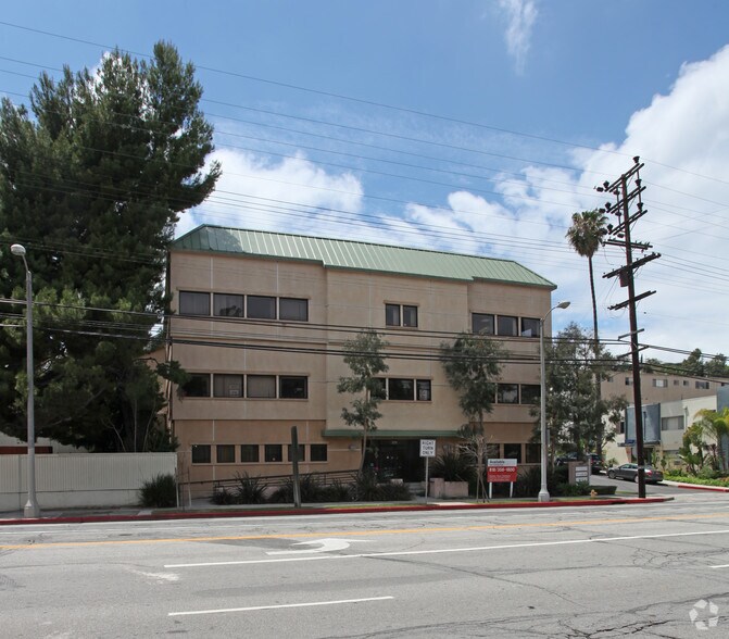 More Photos Of 3255 Cahuenga Blvd W, Los Angeles Office For Sale