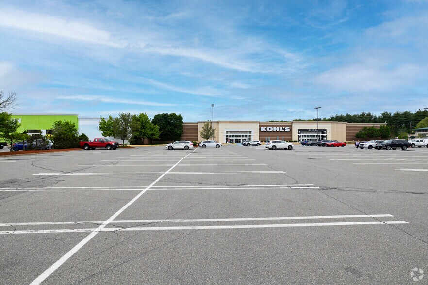 More Photos Of 100 Nashua Mall, Nashua Unknown For Lease