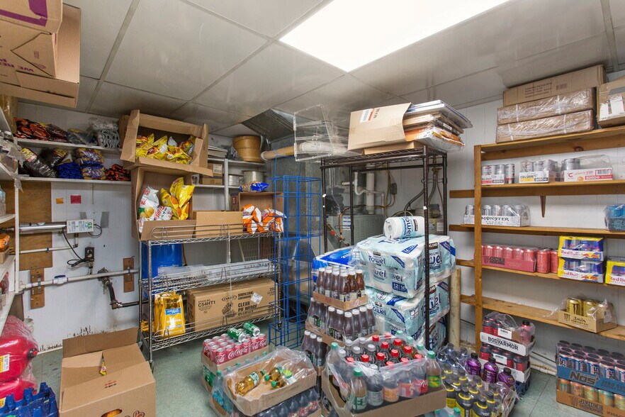 More Photos Of 6547 Potomac River Rd, Monterey Service Station For Sale