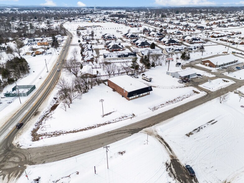 More Photos Of 149 Delaina Dr, Mount Washington Showroom For Sale