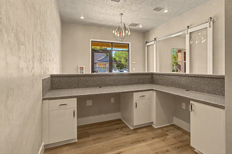 More Photos Of 13598 W Newberry Rd, Newberry Office For Lease