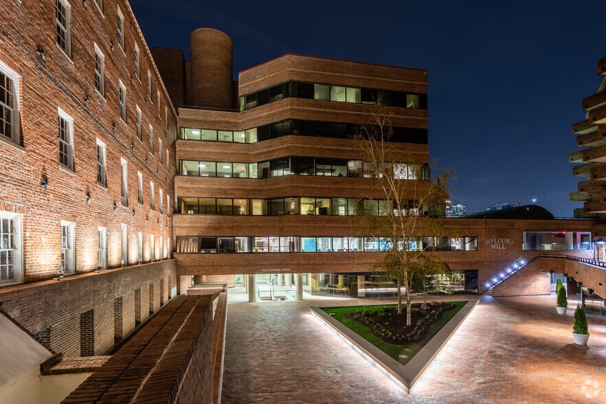 More Photos Of 1000 Potomac St NW, Washington Office For Lease