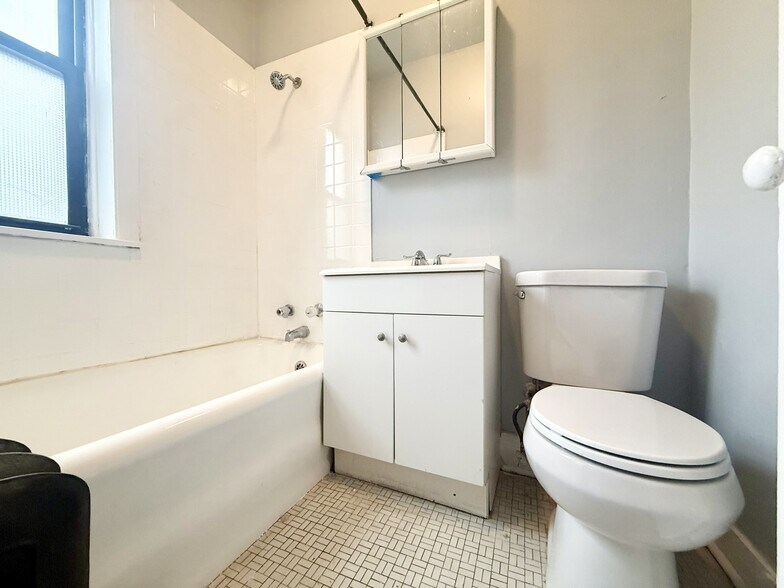 More Photos Of 6734 S East End Ave, Chicago Apartments For Sale