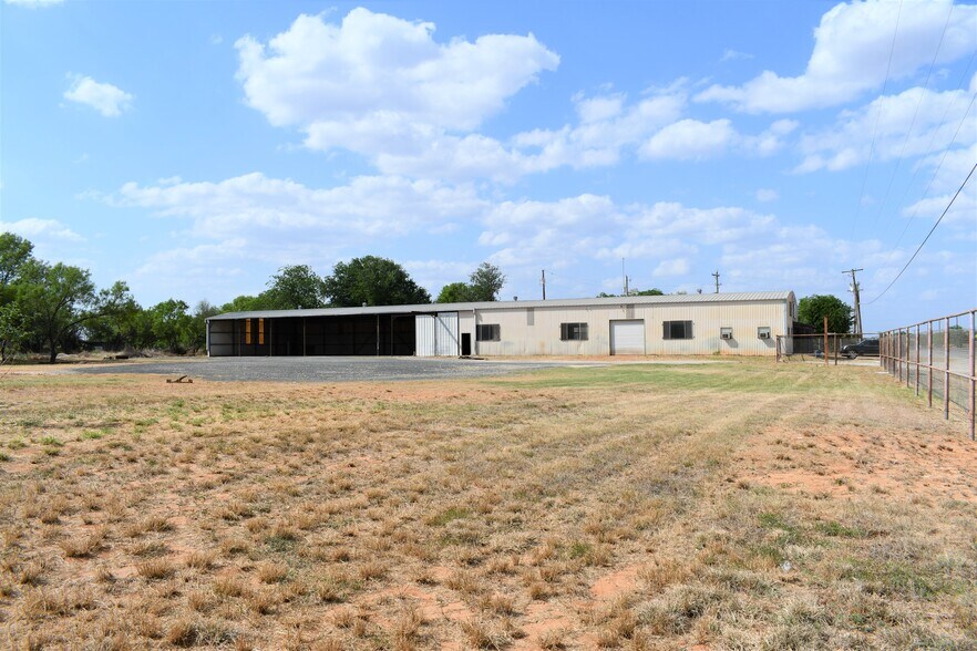 Primary Photo Of 1737 Hwy 81, Pearsall Warehouse For Sale