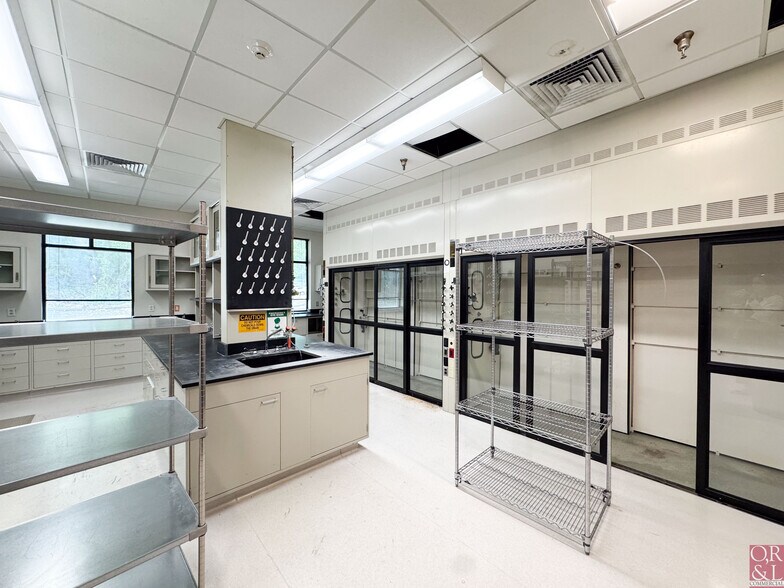 More Photos Of 35 NE Industrial Rd, Branford Research And Development For Lease