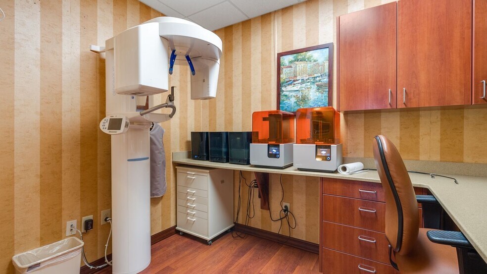 More Photos Of 1960-1980 Bethel Rd, Columbus Medical For Sale