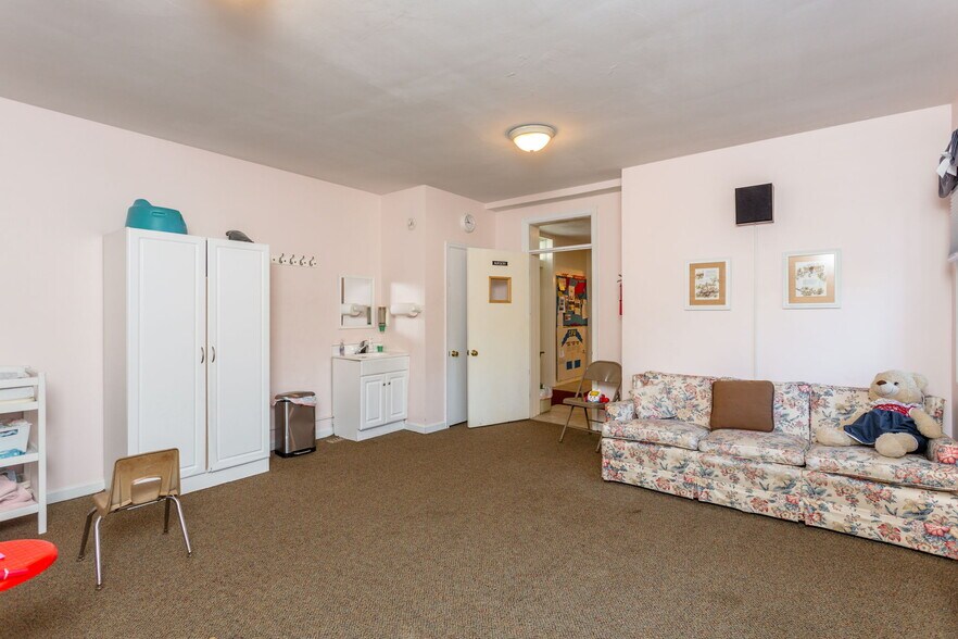 More Photos Of 2408 Hickory St, Staunton Religious Facility For Sale