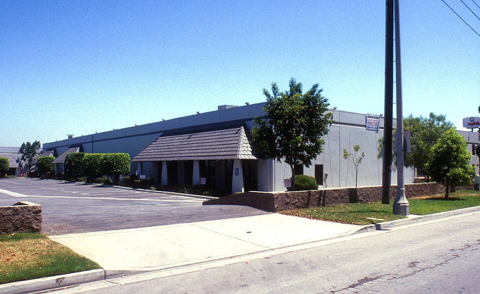 More Photos Of 1215 W Pomona Rd, Corona Light Manufacturing For Lease