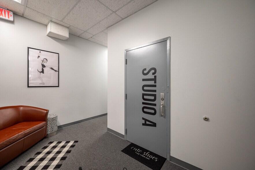 More Photos Of 355 Federal Rd, Brookfield General Retail For Sale