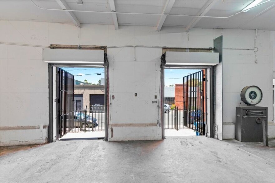 More Photos Of 410-420 E Beach Ave, Inglewood Warehouse For Sale