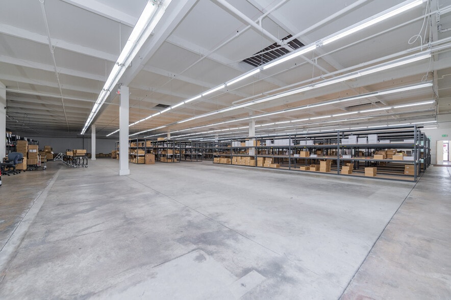 More Photos Of 380-384 Clinton St, Costa Mesa Manufacturing For Lease