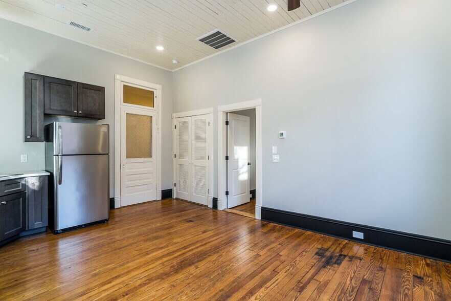 More Photos Of 201 Chatham St, Sanford Office Residential For Sale