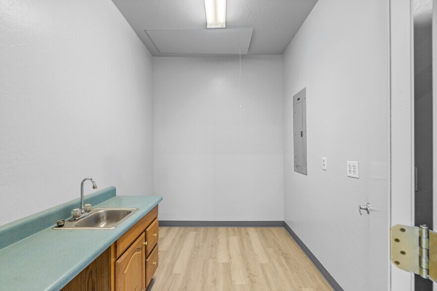 More Photos Of 5280 E Gibson Ave, Flagstaff Warehouse For Lease
