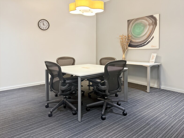 More Photos Of 401 E Sonterra Blvd, San Antonio Coworking Space