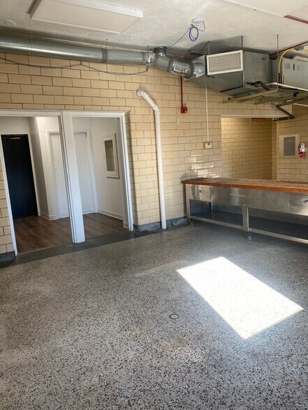 More Photos Of 319 N Wayne St, Piqua Loft Creative Space For Lease