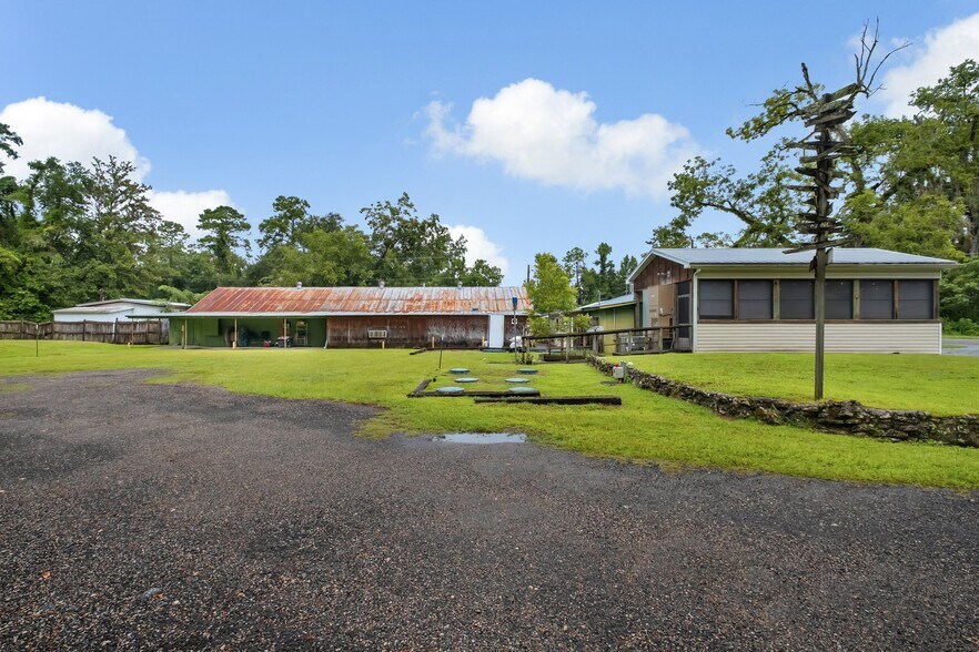More Photos Of 892 Woodville Hwy, Crawfordville Restaurant For Sale