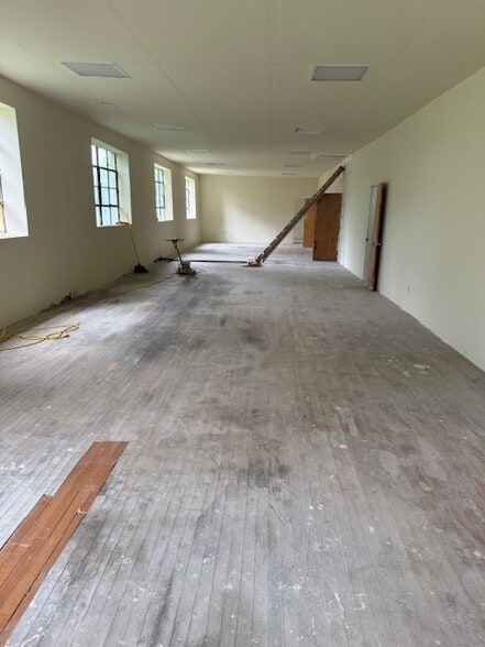 More Photos Of 41 Polk St, Riverside Industrial For Sale