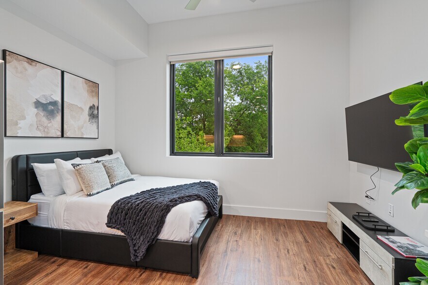 More Photos Of 5515 Humming Bird Ln, Austin Apartments For Sale