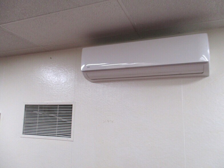 More Photos Of 9900-9904 S Central Ave, Los Angeles Schools For Lease