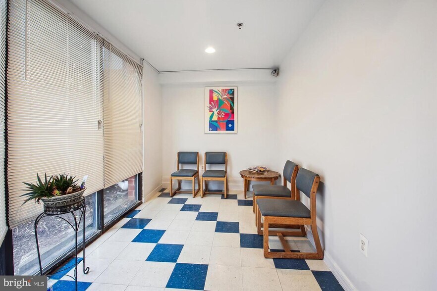 More Photos Of 8740 Cherry Ln, Laurel Light Manufacturing For Sale