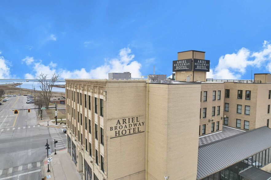 More Photos Of 301 Broadway, Lorain Hotel For Sale