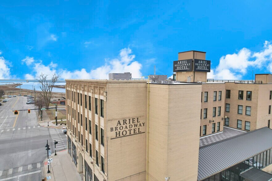 More Photos Of 301 Broadway, Lorain Hotel For Lease