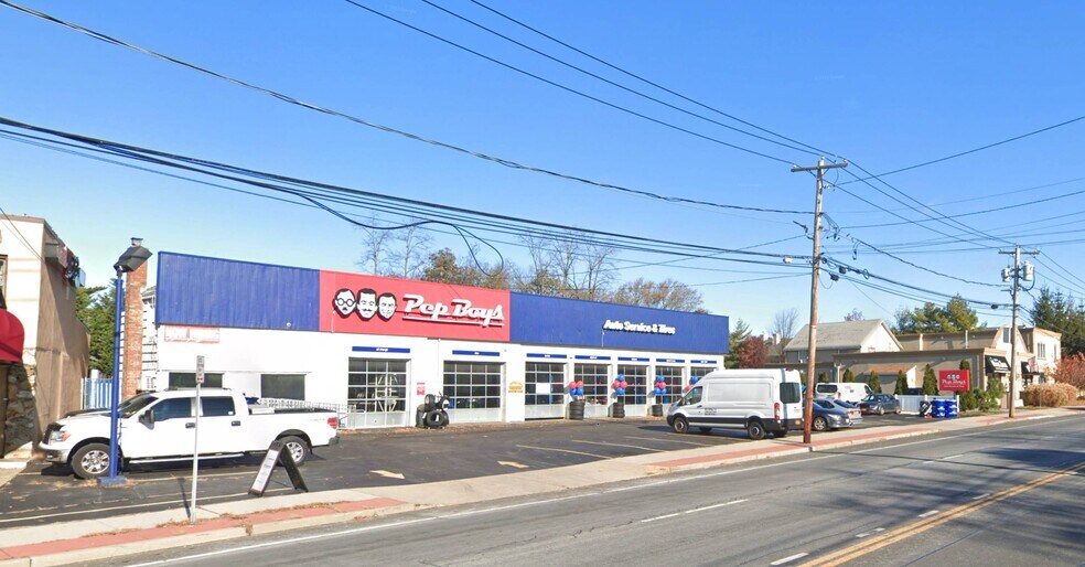 More Photos Of 222 E Montauk Hwy, Lindenhurst Auto Repair For Sale