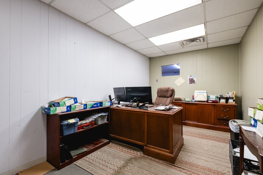 More Photos Of 714 Calhoun St, Little Rock Industrial For Sale