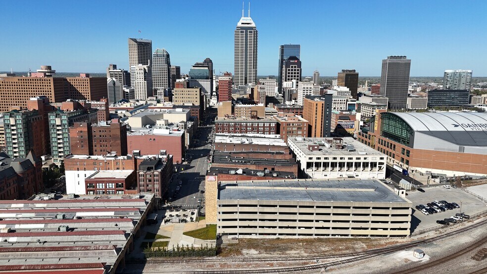 More Photos Of 20 W Louisiana St, Indianapolis Storefront Retail Residential For Lease
