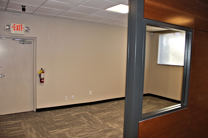 More Photos Of 907 S Woodland Blvd, Deland Office For Sale