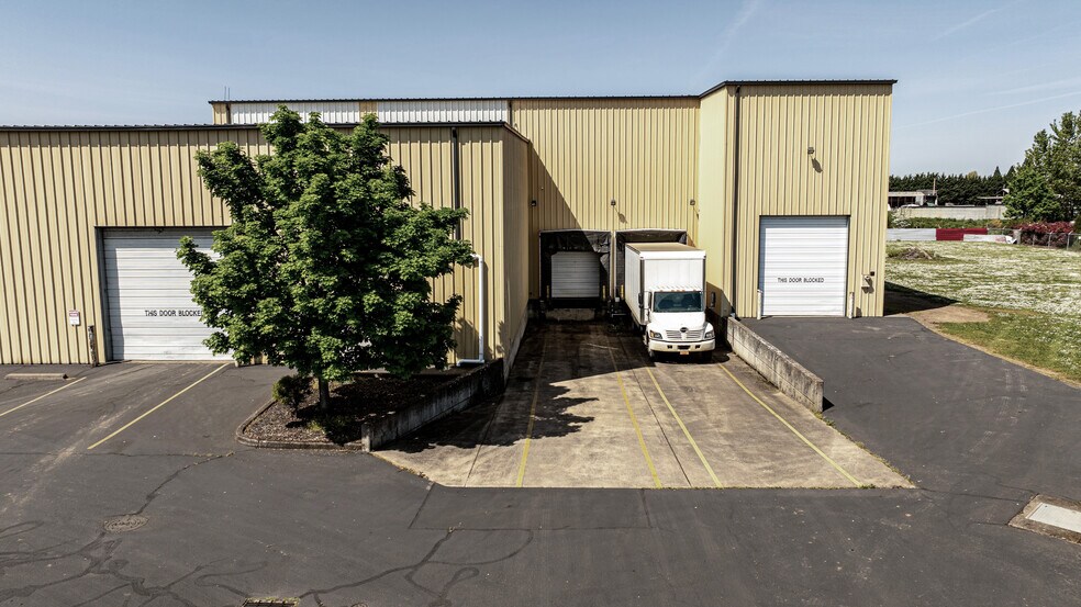 More Photos Of 20 Grimes St, Eugene Warehouse For Lease