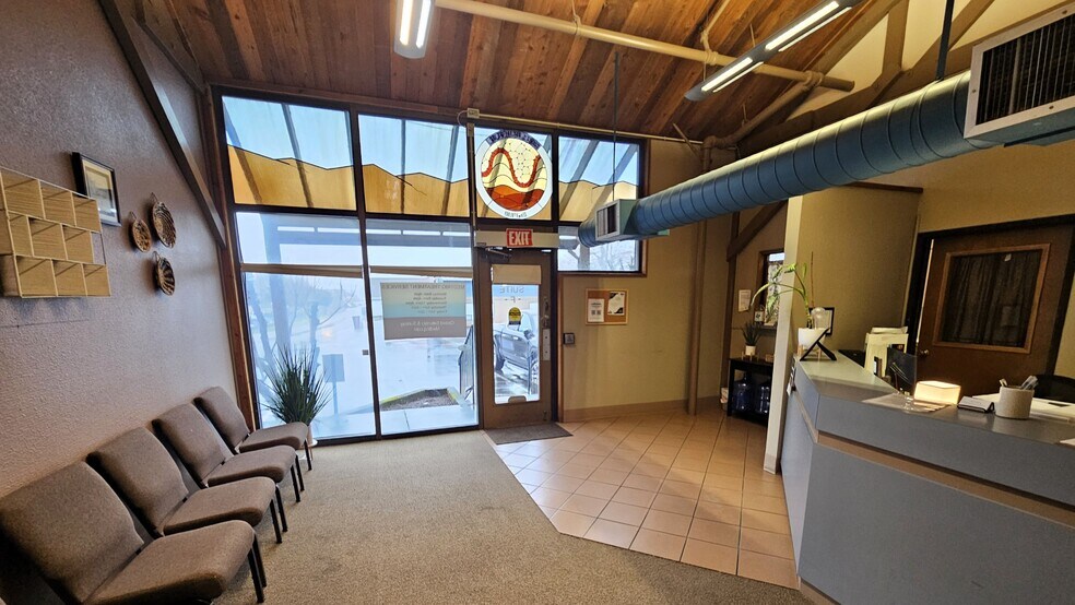 More Photos Of 1106 Douglas St, Longview Medical For Lease