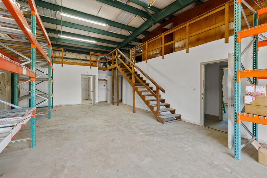 More Photos Of 13595 SE 31st Ave, Summerfield Warehouse For Sale