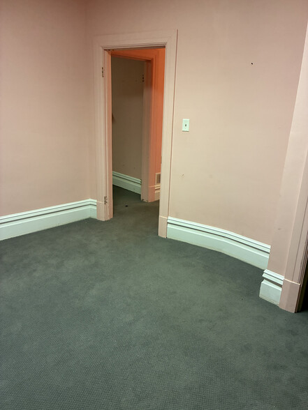 More Photos Of 3003 Murdoch Ave, Parkersburg Office For Lease