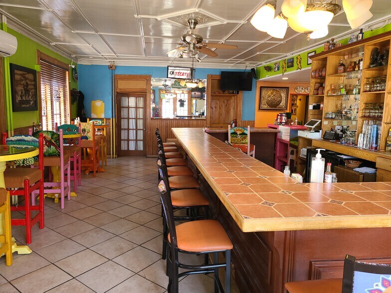 More Photos Of 5005 Kutztown Rd, Temple Storefront Retail Residential For Sale