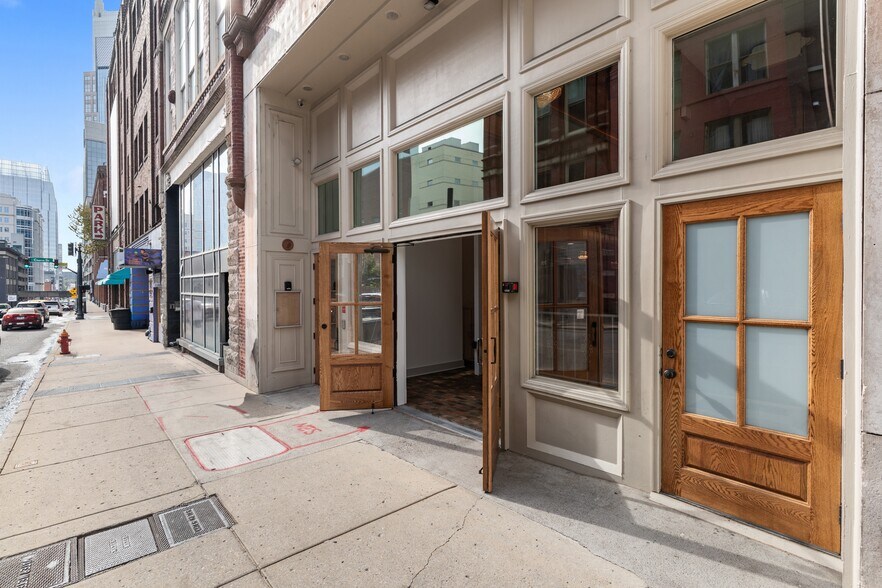 More Photos Of 209 3rd Ave N, Nashville Hotel For Sale