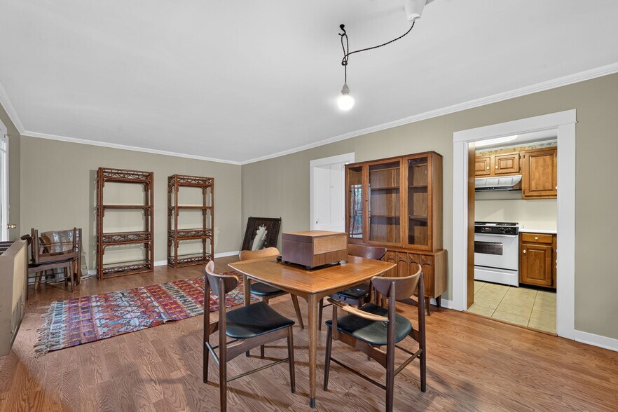 More Photos Of 119 S Adams St, Glendale Multifamily For Sale